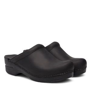 NWOT Dansko Leather Sonja Black Oiled Clogs